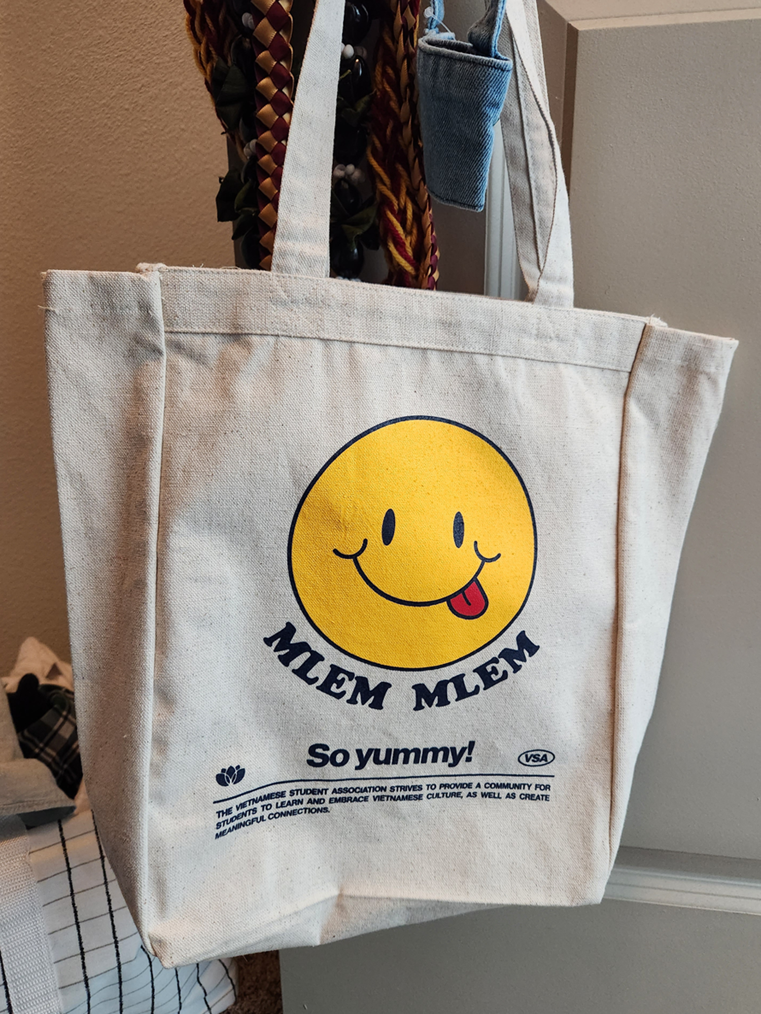tote bag with smiley face